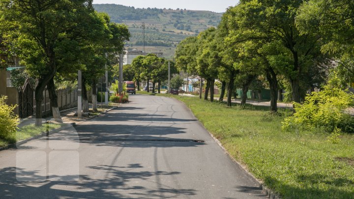 DRUMURI BUNE în raionul Călăraşi. Localnicii, bucuroşi că au scăpat de noroi şi gropi: O bucurie pentru suflet (FOTO)