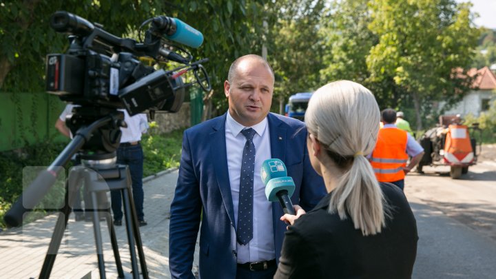 DRUMURI BUNE în raionul Călăraşi. Localnicii, bucuroşi că au scăpat de noroi şi gropi: O bucurie pentru suflet (FOTO)