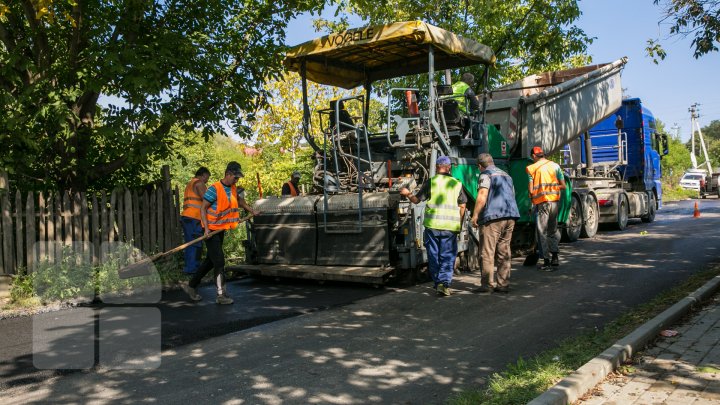 DRUMURI BUNE în raionul Călăraşi. Localnicii, bucuroşi că au scăpat de noroi şi gropi: O bucurie pentru suflet (FOTO)