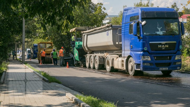 DRUMURI BUNE în raionul Călăraşi. Localnicii, bucuroşi că au scăpat de noroi şi gropi: O bucurie pentru suflet (FOTO)