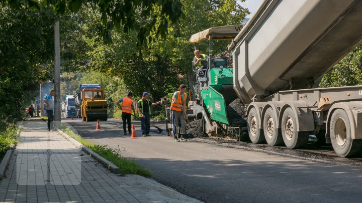 DRUMURI BUNE în raionul Călăraşi. Localnicii, bucuroşi că au scăpat de noroi şi gropi: O bucurie pentru suflet (FOTO)