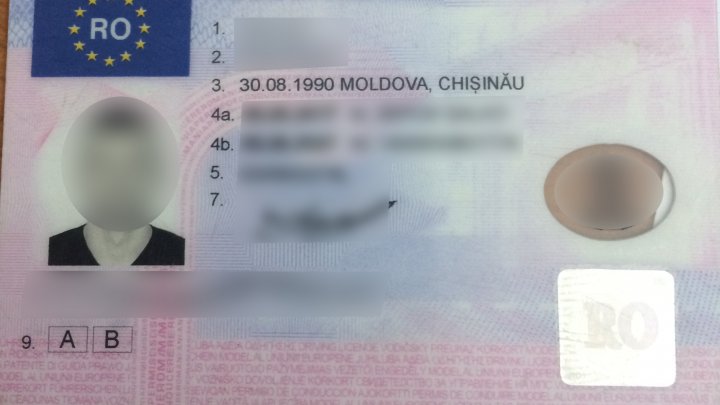 Patru permise de conducere FALSE, reţinute la frontieră. Ce au explicat şoferii