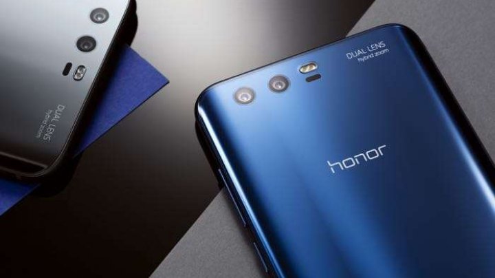 Huawei pregăteşte o versiune nouă a modelului Honor 8X, cu un ecran imens şi spate din plastic ce imită pielea