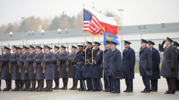 Statele Unite ar putea avea o prezenţă militară permanentă în Polonia, de teama unui atac al Rusiei