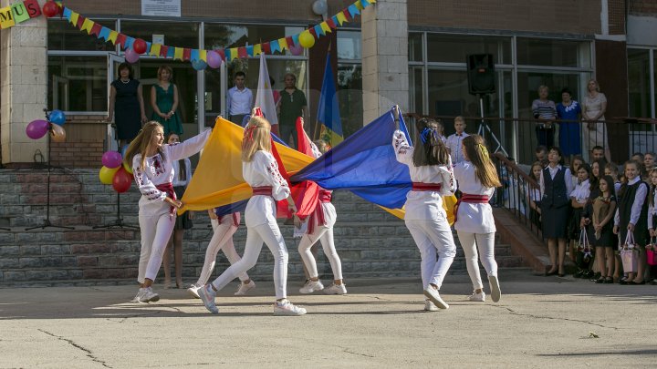 Adio, vacanţă! Bine ai venit, şcoală! În toată ţara va răsuna primul sunet de clopoţel