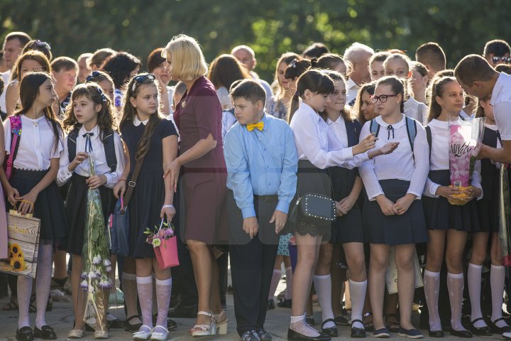 Adio, vacanţă! Bine ai venit, şcoală! În toată ţara va răsuna primul sunet de clopoţel