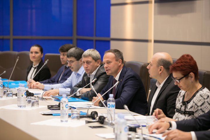 Progresul în implementarea pachetului de integritate, examinat la Parlament