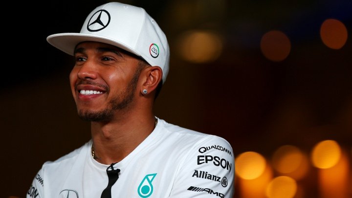 Hamilton, prima poziție. Pilotul britanic i-a depăşit pe Verstappen şi Vettel