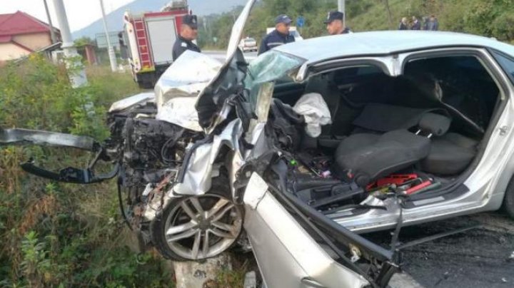 O şoferiţă  de 33 de ani a făcut accident din cauza telefonului. Tânăra a murit pe loc