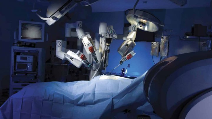 O companie a creat un robot chirurgical revoluţionar pentru medicina modernă