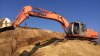 Sfârşit tragic: Un bărbat din raionul Cahul, prins sub un mal de nisip în timp ce lucra