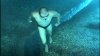 Iluzia optică care a înnebunit internetul! Ce face acest bărbat sub apă (VIDEO)