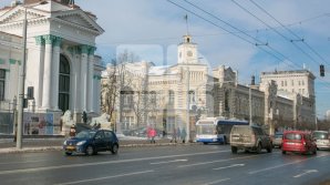 ȘEDINȚĂ CU SCANDAL LA CMC. Consilierii au refuzat să examineze ordinea de zi, după ce activistul Vitalie Voznoi a intrat în sală