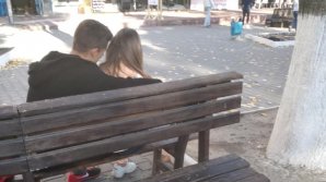 Ca la Bălţi, la nimeni! Cum a fost acoperită o gaură de canal rămasă fără capac (FOTO)