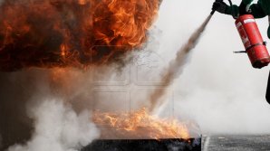 Incendiu la o uzină metalurgică din Rusia. Un pompier a murit, iar doi au fost răniţi 