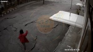 IMAGINI DE GROAZĂ din timpul cutremurului din Indonezia. Momentul în care pământul devine lichid şi se rupe