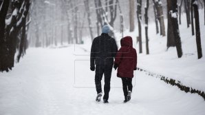 Iarna se grăbeşte să vină în România. Noaptea trecută a nins viscolit în județul Harghita