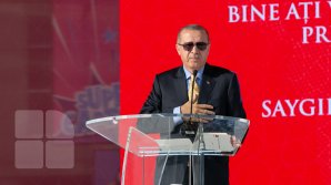 O jurnalistă olandeză acuzată de legături cu o organizaţie teroristă, deportată din Turcia