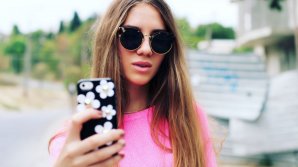 Vieţi răpuse pentru un selfie. Anual, 43 de oameni mor accidental în timp ce îşi fac astfel de fotografii