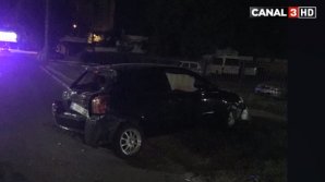 GHINION pentru un tânăr din Capitală: A ajuns cu maşina într-un gard (VIDEO)