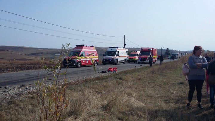 ACCIDENT TERIBIL în România. O persoană a murit, iar alte şapte au fost rănite (FOTO)