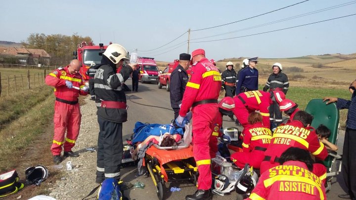 ACCIDENT TERIBIL în România. O persoană a murit, iar alte şapte au fost rănite (FOTO)