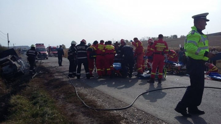 ACCIDENT TERIBIL în România. O persoană a murit, iar alte şapte au fost rănite (FOTO)