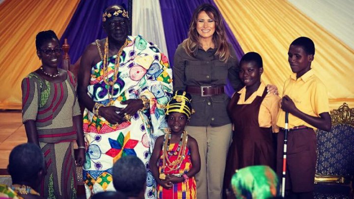 Melania Trump a hrănit mai mulţi pui de elefant cu biberonul şi a mers într-un scurt safari în timpul vizitei sale în Kenya