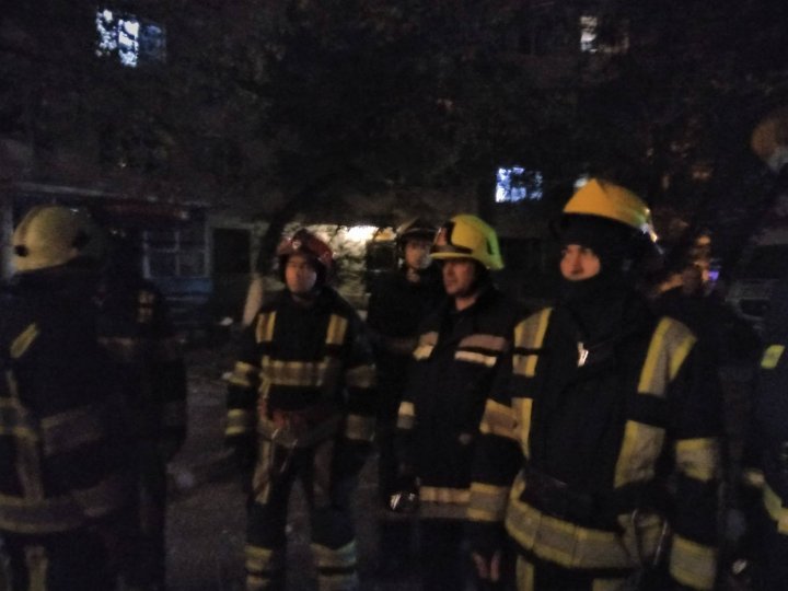 EXPLOZIE în sectorul Râșcani. Trei persoane au murit, nouă au fost rănite, inclusiv un pompier (FOTO)