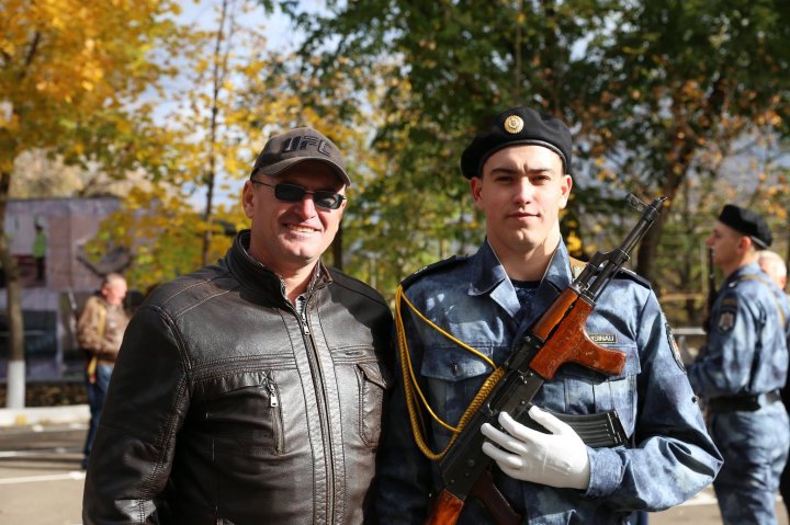 AU JURAT CREDINŢĂ PATRIEI. Peste 130 de viitori polițiști au depus astăzi jurământul (FOTO)