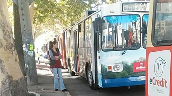 HAOS pe strada Ion Creangă. S-au rupt liniile de troleibuz (FOTO)