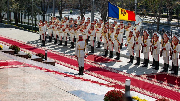 Recep Erdogan a ajuns în Moldova. Preşedintele turc a discutat cu premierul Pavel Filip (FOTOREPORT)