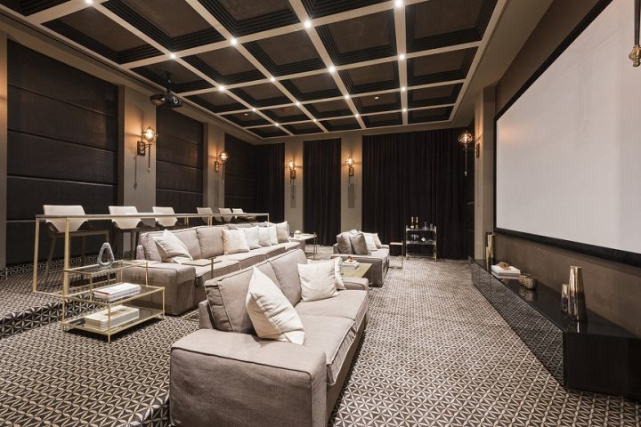 CASĂ DE VIS! Vezi cum arată locuința lui Lady Gaga pe care a dat 30 de milioane de dolari (GALERIE FOTO)