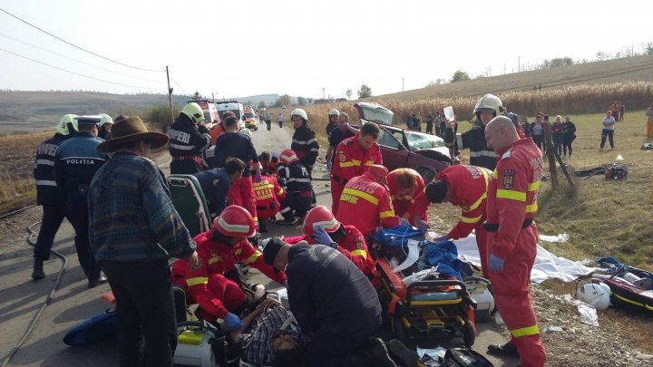 ACCIDENT TERIBIL în România. O persoană a murit, iar alte şapte au fost rănite (FOTO)