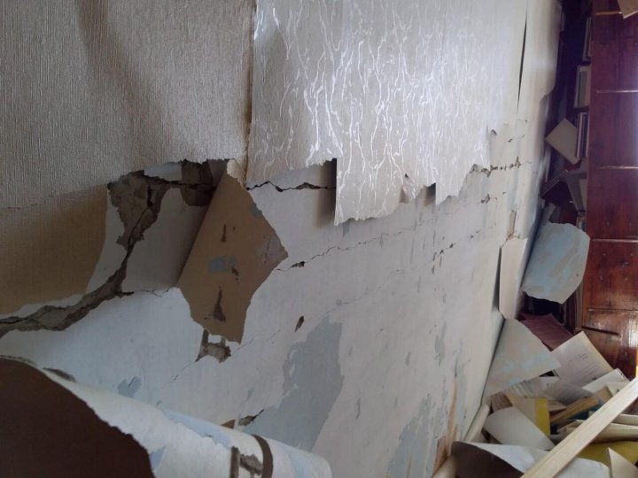 Explozie în sectorul Râşcani. Pompierii continuă lucrările de consolidare a blocului (VIDEO)