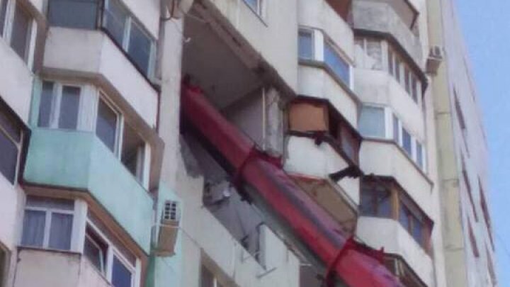 Explozie în sectorul Râşcani. Pompierii continuă lucrările de consolidare a blocului (VIDEO)