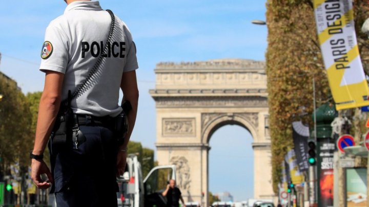 Focuri de armă în Champs-Elysees. Doi bărbaţi au fost răniţi