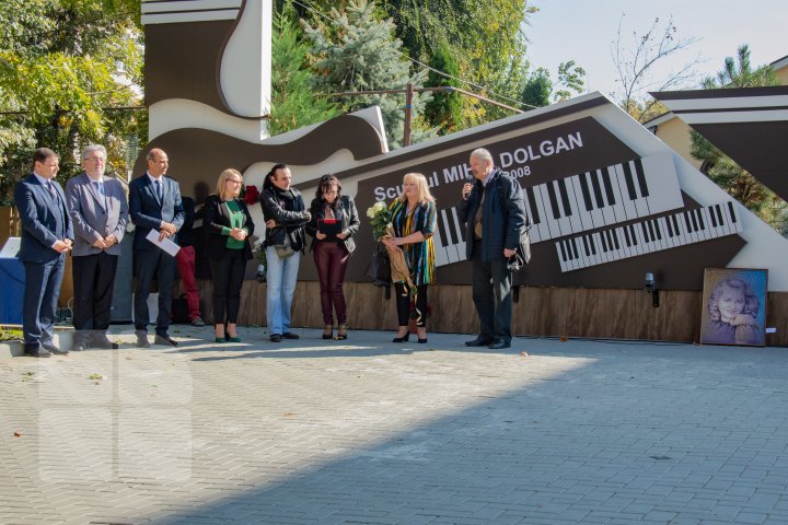 Un scuar a fost inaugurat în memoria artistului Mihai Dolgan (FOTOREPORT)