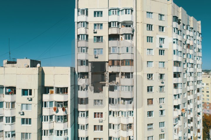 IMAGINI DIN DRONĂ. Cum arată apartamentele distruse de explozia din sectorul Râșcani (FOTO/VIDEO)