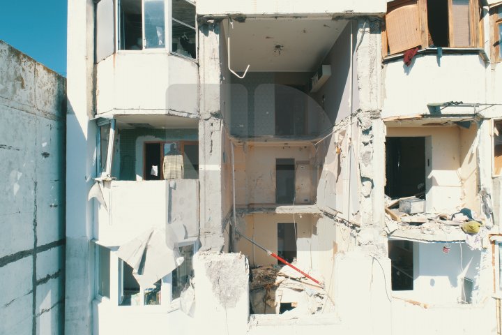 IMAGINI DIN DRONĂ. Cum arată apartamentele distruse de explozia din sectorul Râșcani (FOTO/VIDEO)