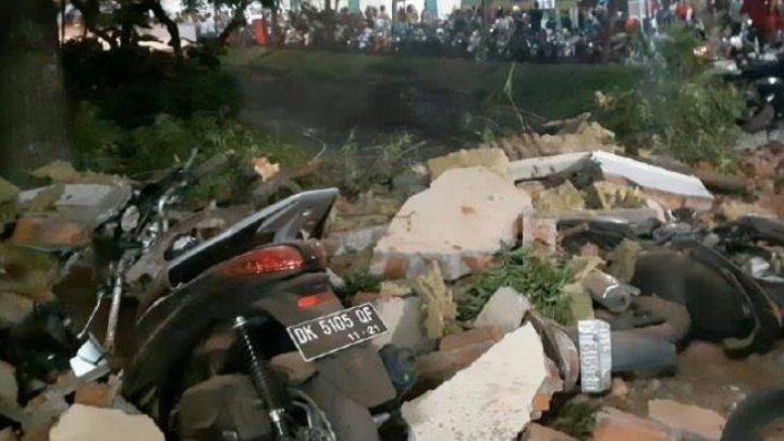 Bilanţul victimelor celor două cutremure şi a tsunamiului din Indonezia a ajuns la 1.347 de morţi