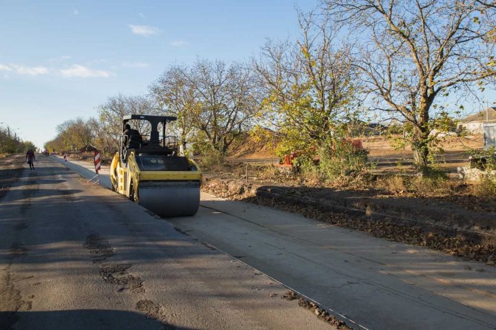 Pavel Filip a inspectat șantierul de construcție a drumului din Speia: Am venit cu o soluție ca acest drum să reziste mulți ani