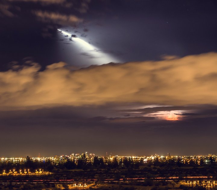 IMAGINI UIMITOARE, surprinse la lansarea rachetei Falcon 9: Destui au crezut că e un OZN