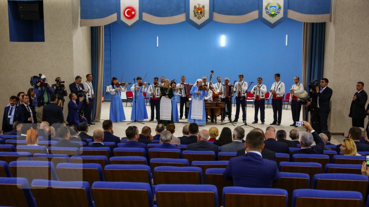 Vizita lui Erdogan în Găgăuzia: Oamenii au fost serviţi gratis cu bucate turceşti (FOTOREPORT)