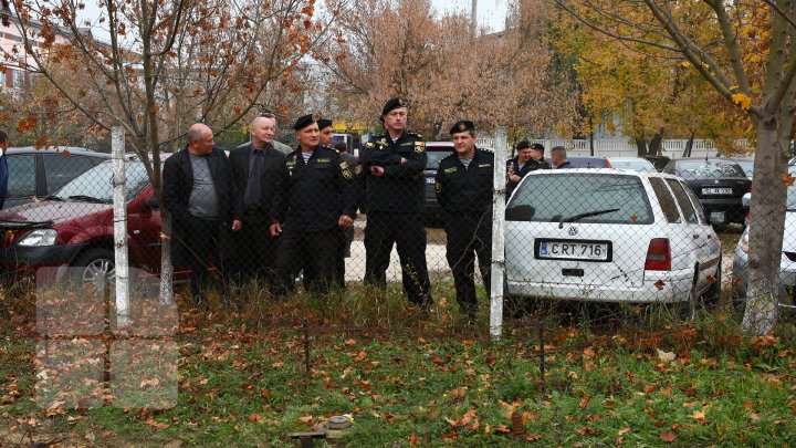 Membrii unității speciale Fulger împreună cu jurnaliştii au luptat pentru bereta neagră (FOTOREPORT)