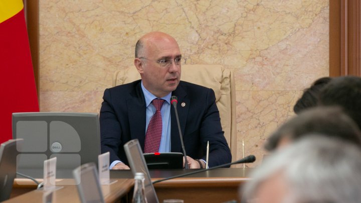 Guvernul a revenit la lucru, cu toţi miniştrii în funcţie deplină pâna la validarea mandatelor noilor deputaţi