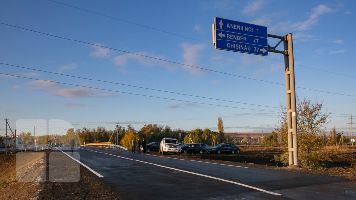 VESTE BUNĂ PENTRU ȘOFERI! Lucrările de construcţie a podului din Anenii Noi, care trece peste râul Bâc, finisate (FOTOREPORT)