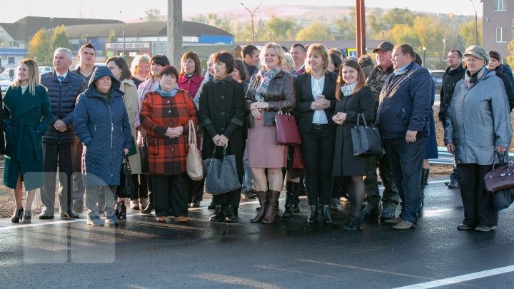 VESTE BUNĂ PENTRU ȘOFERI! Lucrările de construcţie a podului din Anenii Noi, care trece peste râul Bâc, finisate (FOTOREPORT)