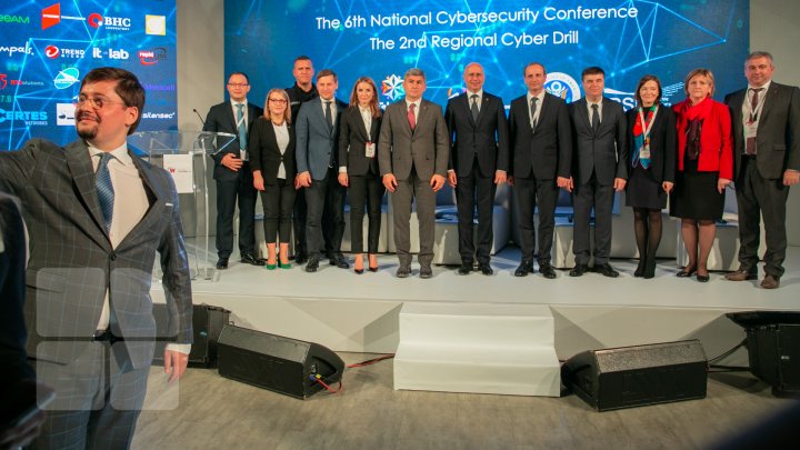 Moldova, în lupta cu hackerii. Șase milioane de atacuri sunt înregistrate anual în țara noastră (FOTOREPORT)