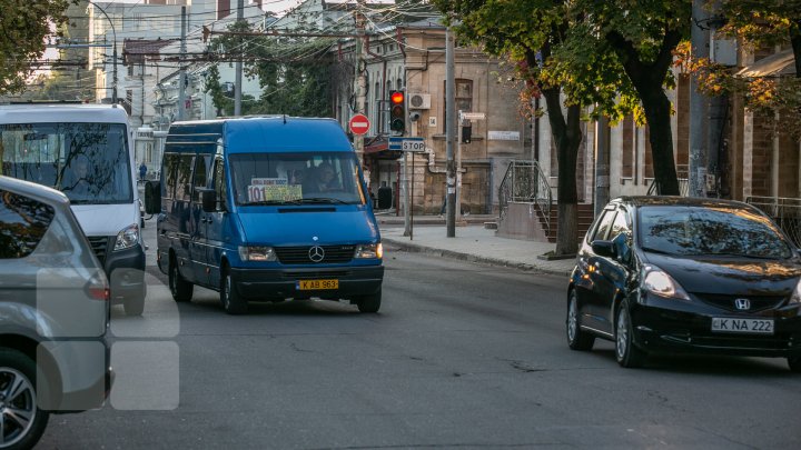 Circulă pe "INTERZIS"! Indicatoarele rutiere de pe str. Bucureşti nu au fost scoase. Explicaţia lui Butucel 	